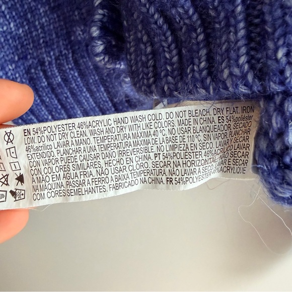 Women's Blue Knit Sweater- no tag - size Medium - Picture 4 of 8